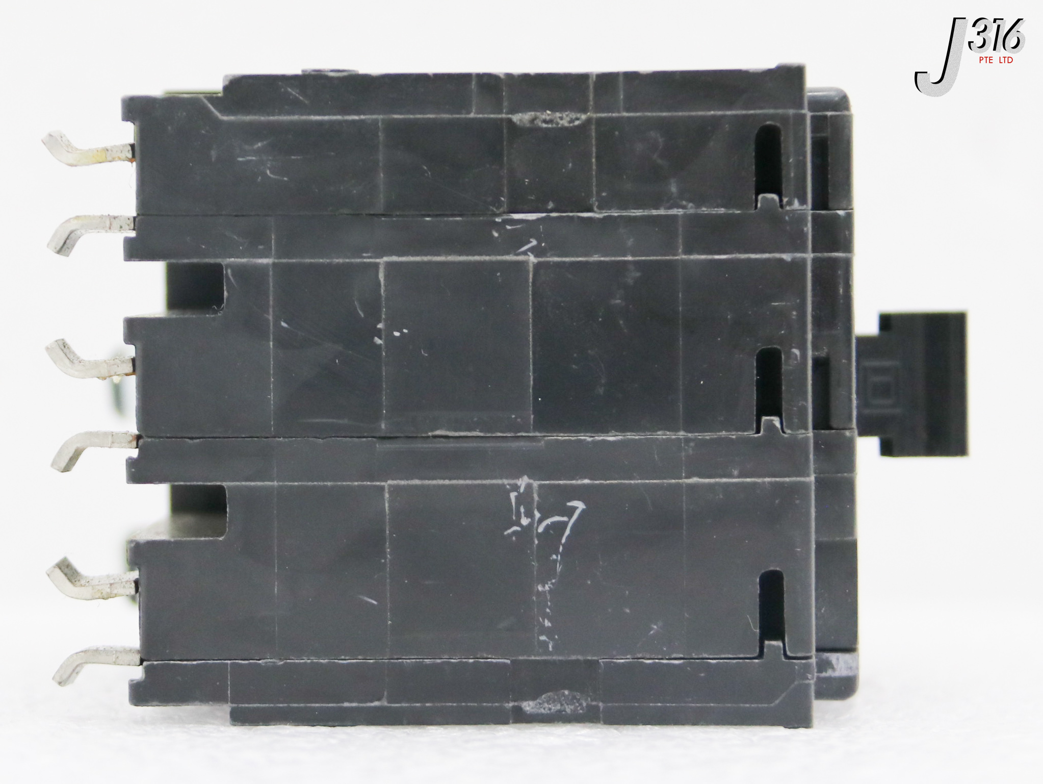 36480 SCHNEIDER ELECTRIC 3-POLE CIRCUIT BREAKER, 60A, 10kA, SQUARE